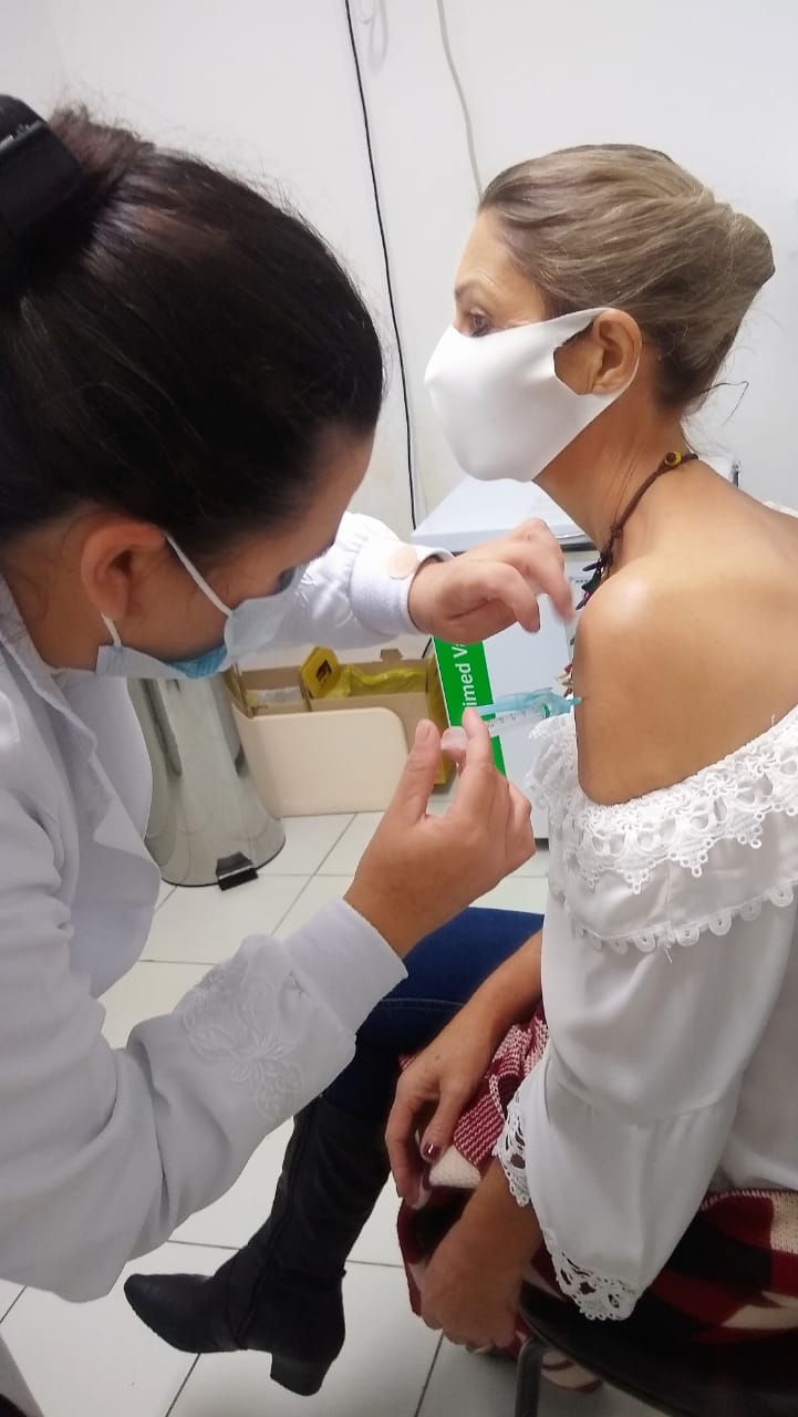 Vacinação de professores. Irati. Foto:SEED