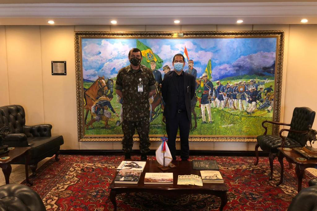 O secretário da Segurança Pública do Paraná, Romulo Marinho Soares, esteve em Brasília (DF) nesta quinta-feira (13/05), para tratar sobre projetos e obras, em especial a aquisição de armas e equipamentos e a construção de uma penitenciária de segurança média no Norte Pioneiro