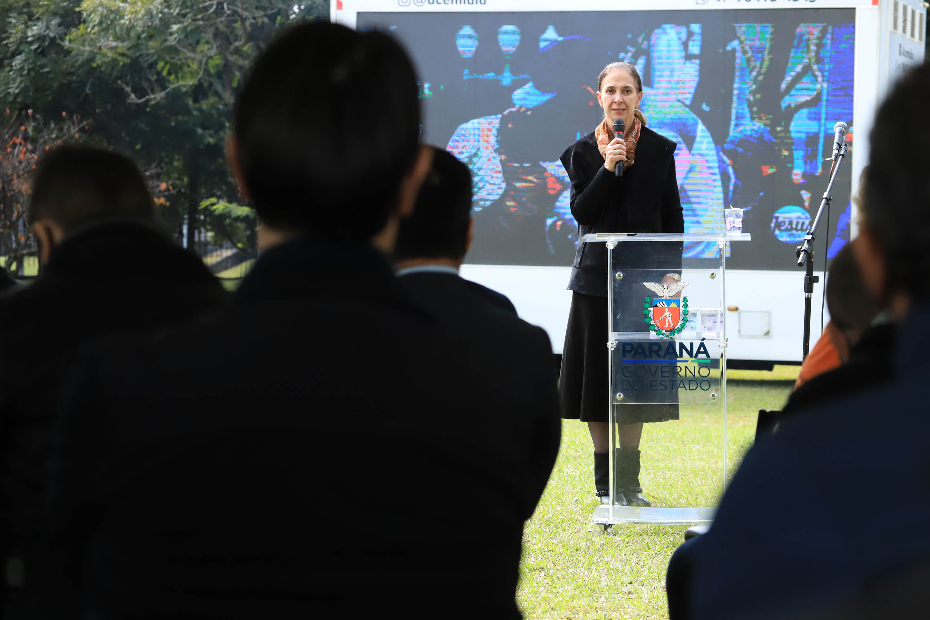 Uma cerimônia no jardim do Palácio Iguaçu, em Curitiba, realizada na manhã deste sábado (15), marcou a abertura oficial da 26ª edição da Marcha para Jesus. Ao lado de pastores de diferentes denominações religiosas da capital, o governador Carlos Massa Ratinho Junior e a primeira-dama Luciana Saito Massa acompanharam a solenidade, além de outras autoridades. O evento faz parte do Calendário Oficial do Estado. - Curitiba, 15/05/2021 - Foto: José Fernando Ogura/AEN