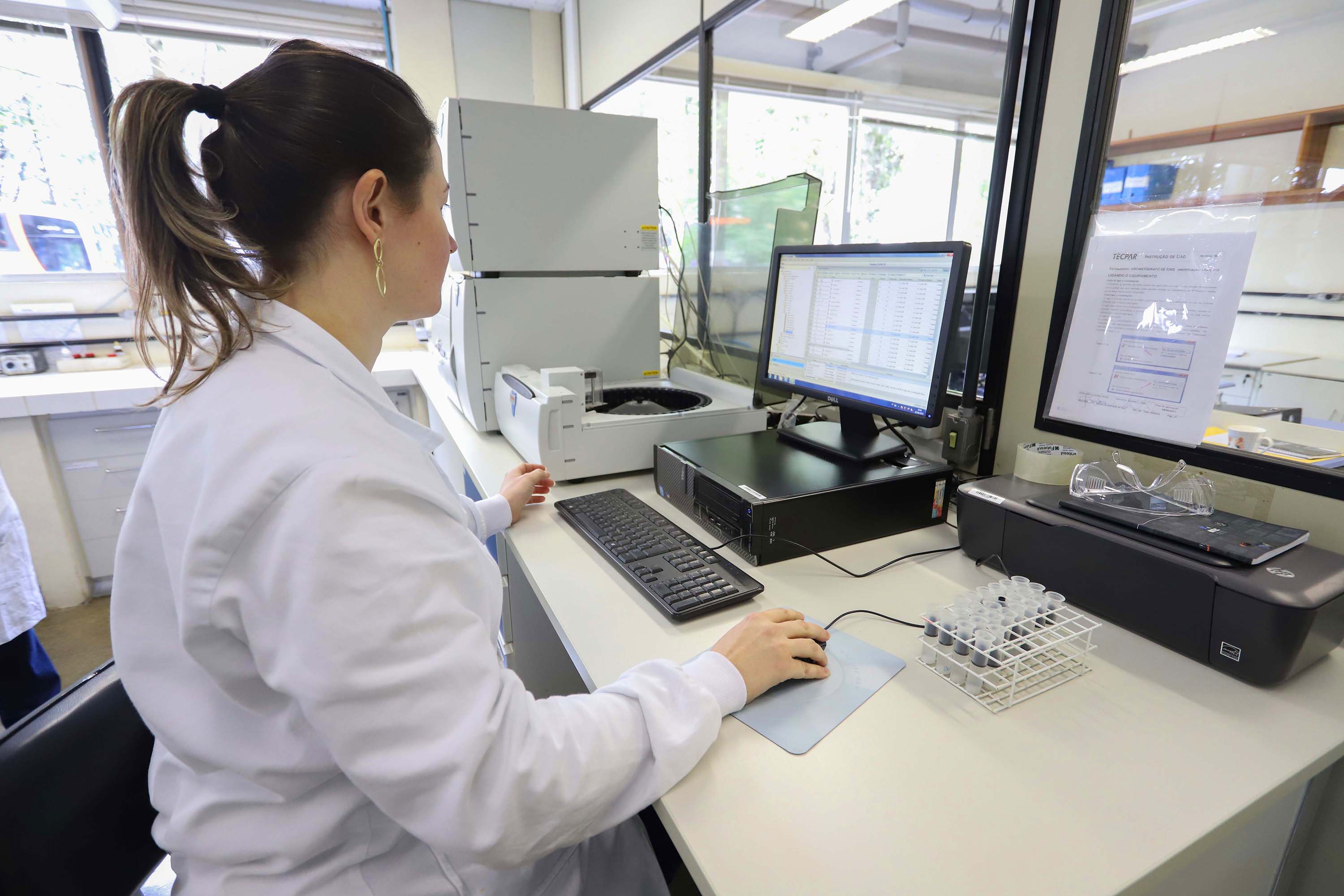 A estiagem severa que afetou a Região Metropolitana de Curitiba aumentou a demanda pela construção de poços artesianos e a procura pelos serviços de análise da qualidade da água, feito pelo Instituto de Tecnologia do Paraná (Tecpar). -  Curitiba, 17/05/2021  -  Foto: Arnaldo Alves/Arquivo AEN