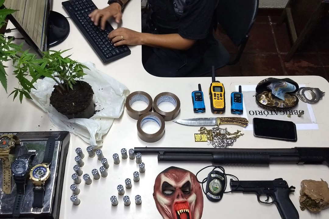 PM desmantela esquema de tráfico de drogas no Bairro Alto e cumpre 13 Mandados de Prisão e seis de Busca e Apreensão na Capital e RMC  -  Curitiba, 20 de maio de 2021. Operação Iracema  - Foto: Soldado Amanda Morais