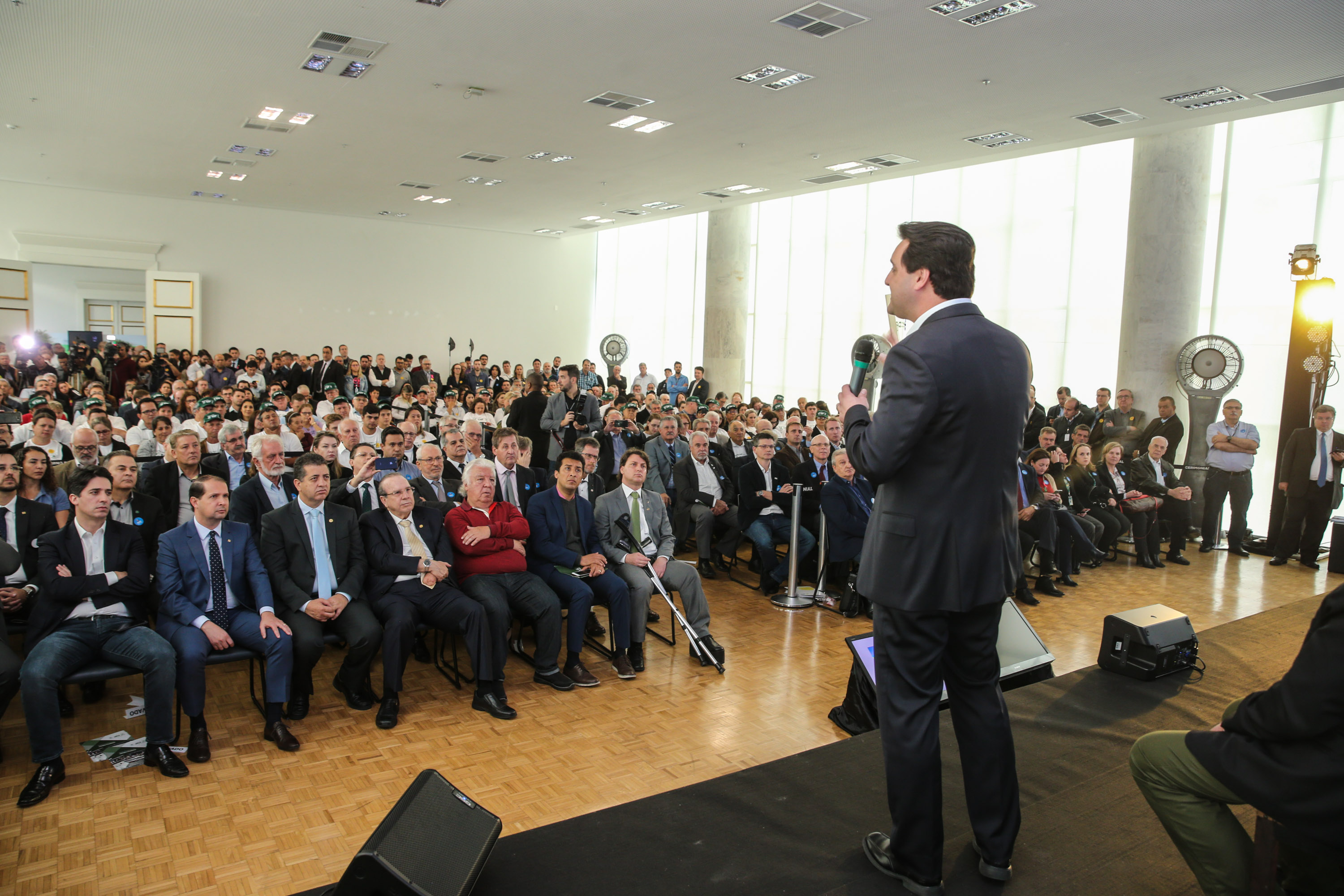 O governador Carlos Massa Ratinho Junior e a ministra da Agricultura, Pecuária e Abastecimento, Tereza Cristina, anunciam nesta terça-feira (15),  no Palácio Iguaçu, em Curitiba, a suspensão das campanhas de vacinação contra febre aftosa em rebanhos bovinos e de bufalinos no Paraná.  Curitiba, 14/10/2019 - Foto: Geraldo Bubniak/AEN