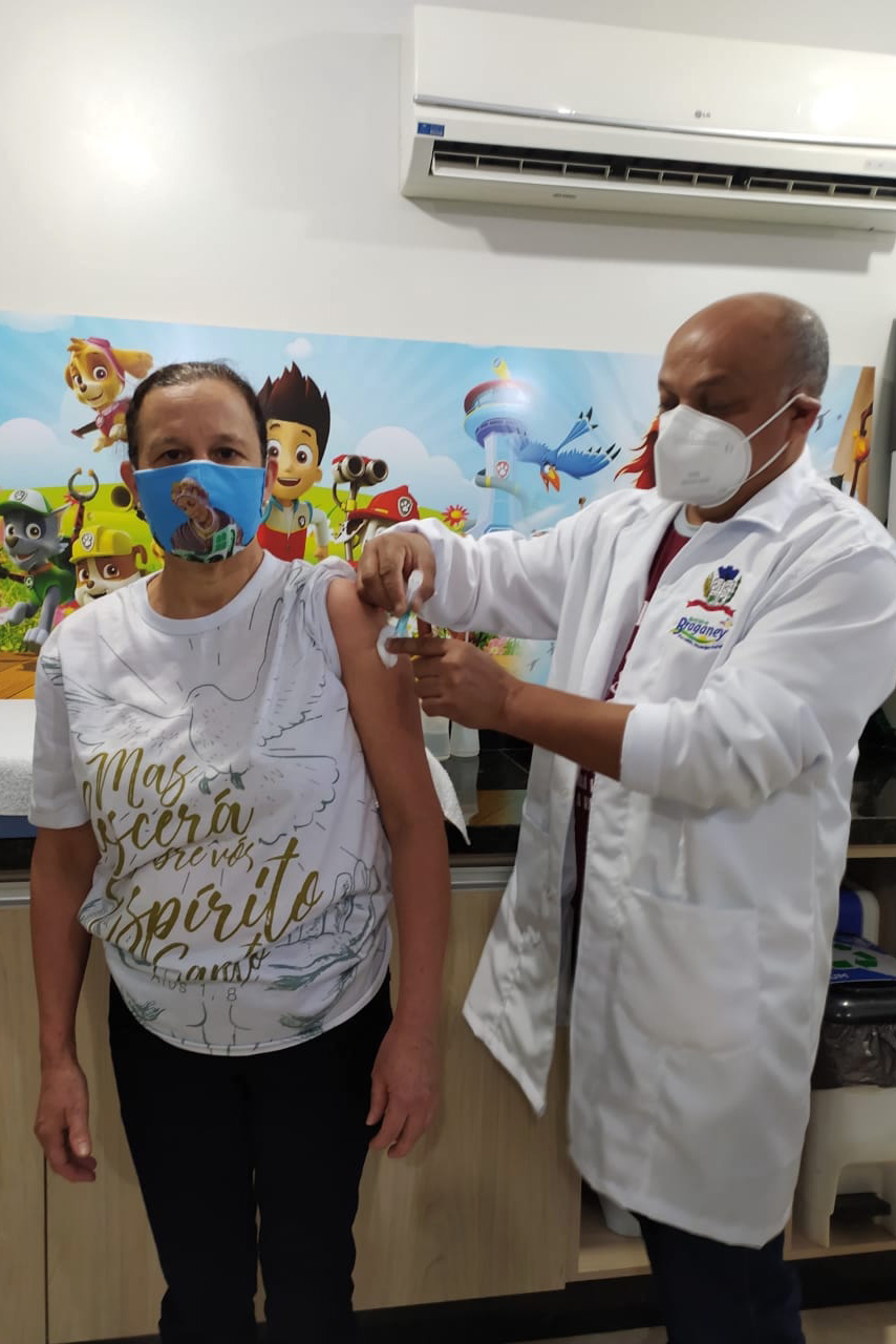 REGIONAL DE SAÚDE DE  CASCAVEL -  O feriado prolongado de Corpus Christi está sendo de vacinação em municípios de muitas Regionais de Saúde do Paraná, dando sequência à imunização contra a Covid-19 nos grupos prioritários