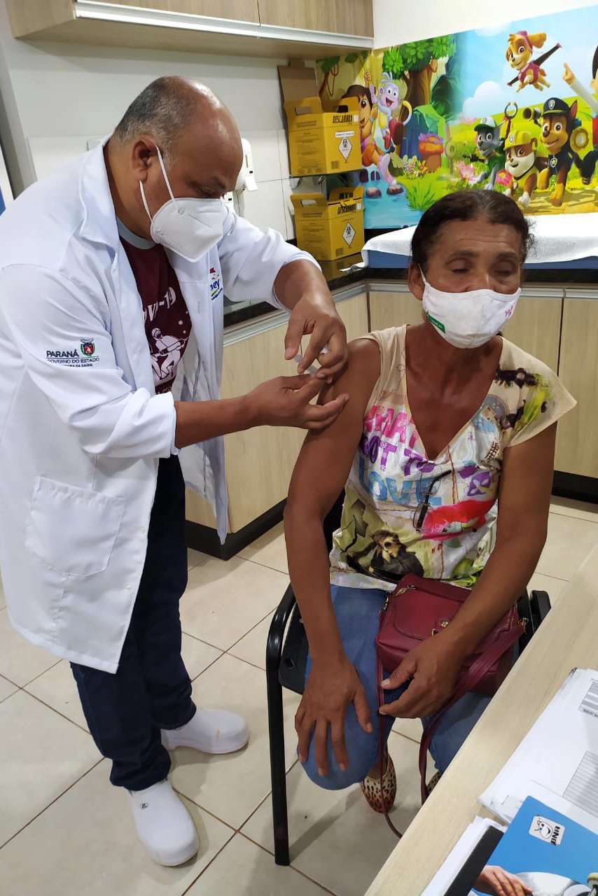 REGIONAL DE SAÚDE DE  CASCAVEL -  O feriado prolongado de Corpus Christi está sendo de vacinação em municípios de muitas Regionais de Saúde do Paraná, dando sequência à imunização contra a Covid-19 nos grupos prioritários