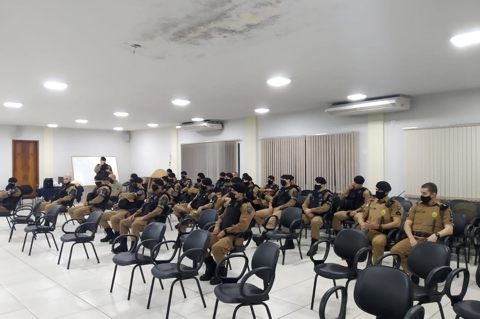 Polícia Militar e Ministério Público cumprem 45 mandados de prisão e apreendem fuzil e coletes balísticos no interior do estado  -  Curitiba, 10/06/2021  -  Foto: PMPR/SESP-PR