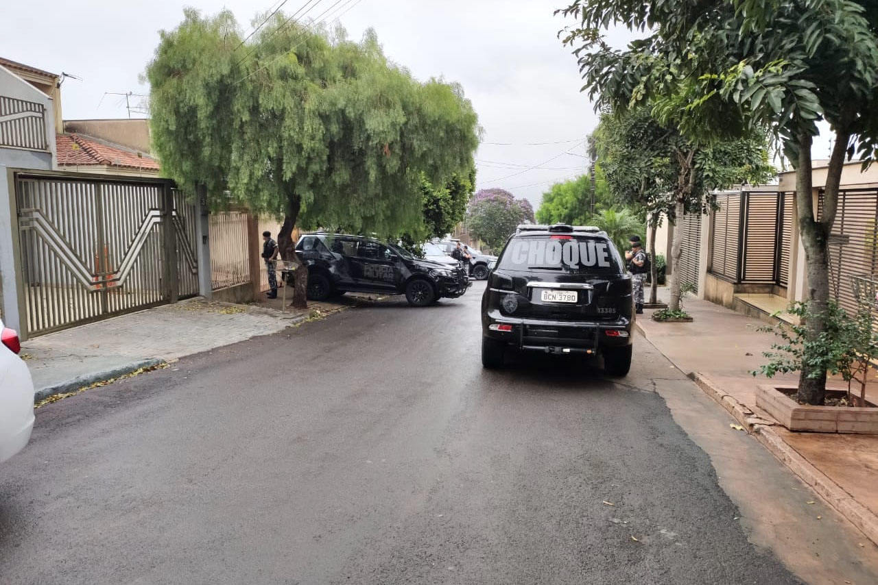 Polícia Militar e Ministério Público cumprem 45 mandados de prisão e apreendem fuzil e coletes balísticos no interior do estado  -  Curitiba, 10/06/2021  -  Foto: PMPR/SESP-PR