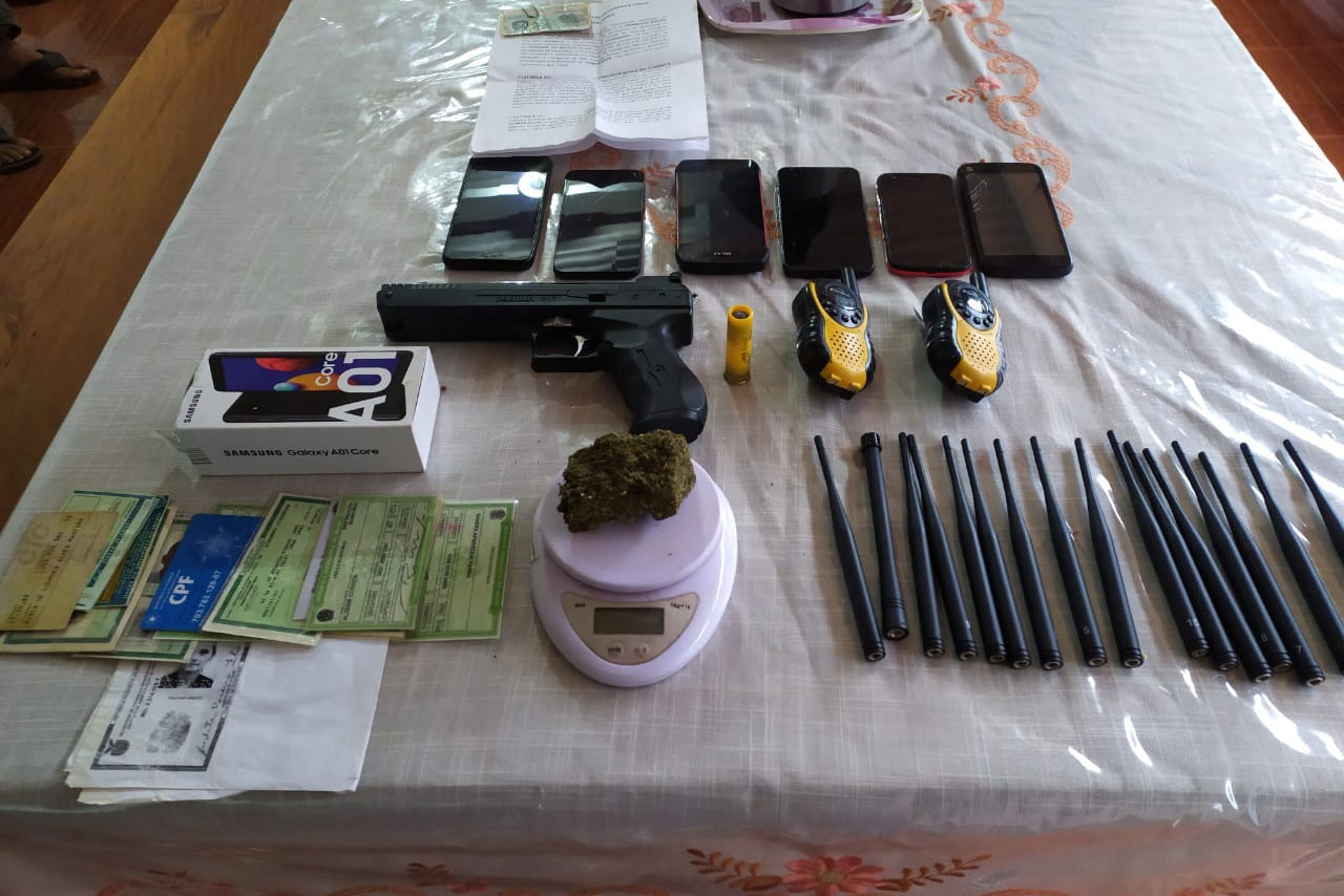 Polícia Militar e Ministério Público cumprem 45 mandados de prisão e apreendem fuzil e coletes balísticos no interior do estado  -  Curitiba, 10/06/2021  -  Foto: PMPR/SESP-PR