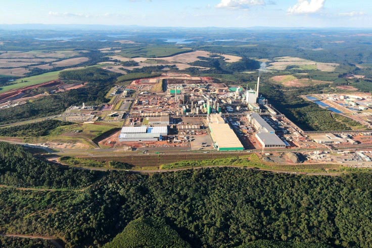 A primeira fase da ampliação das atividades da Klabin. no município de Ortigueira - Projeto Puma II, nos Campos Gerais, recebeu a Licença de Operação (LO) nesta quinta-feira (10). O documento foi entregue pelo Instituto Água e Terra (IAT), órgão vinculado à Secretaria do Desenvolvimento Sustentável e do Turismo (Sedest).  -  Curitiba, 11/06/2021  -  Foto: Rafael Chuí - Klabin