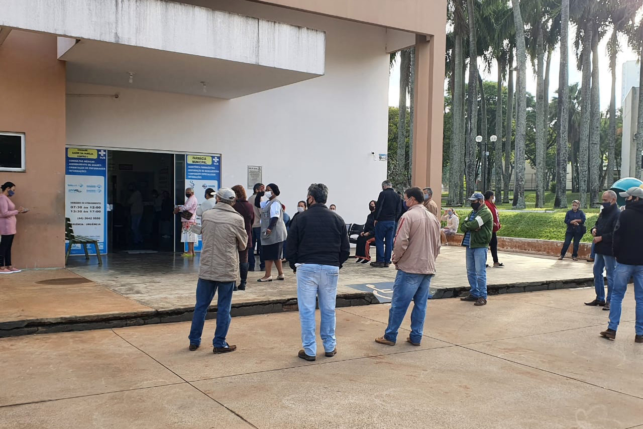 A Secretaria de Estado da Saúde (Sesa) registrou ações de vacinação contra a Covid-19 neste sábado (12) nas 22 Regionais de Saúde do Paraná. A iniciativa faz parte da campanha do Governo do Estado, de vacinação ?De domingo a domingo?.  - Curitiba, 12/06/2021  -  Foto: SESA