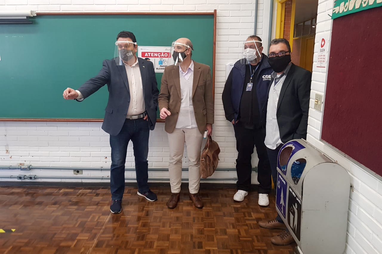 A Controladoria-Geral do Estado (CGE) visitou locais de prova do Concurso da Polícia Militar, no domingo (13), para verificar protocolos de segurança adotados pelo Núcleo de Concursos da Universidade Federal do Paraná (UFPR)