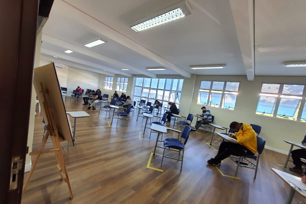 A Controladoria-Geral do Estado (CGE) visitou locais de prova do Concurso da Polícia Militar, no domingo (13), para verificar protocolos de segurança adotados pelo Núcleo de Concursos da Universidade Federal do Paraná (UFPR)