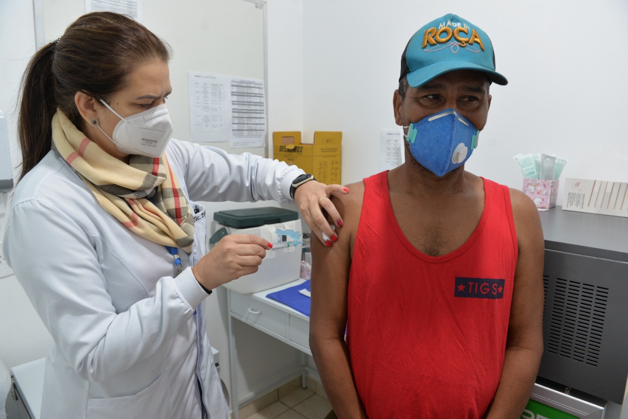 Paraná mantém crescimento na vacinação contra a Covid-19 e bate recorde no final de semana. Foto:SESA
