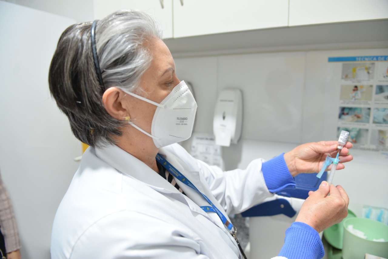 Paraná mantém crescimento na vacinação contra a Covid-19 e bate recorde no final de semana. Foto:SESA