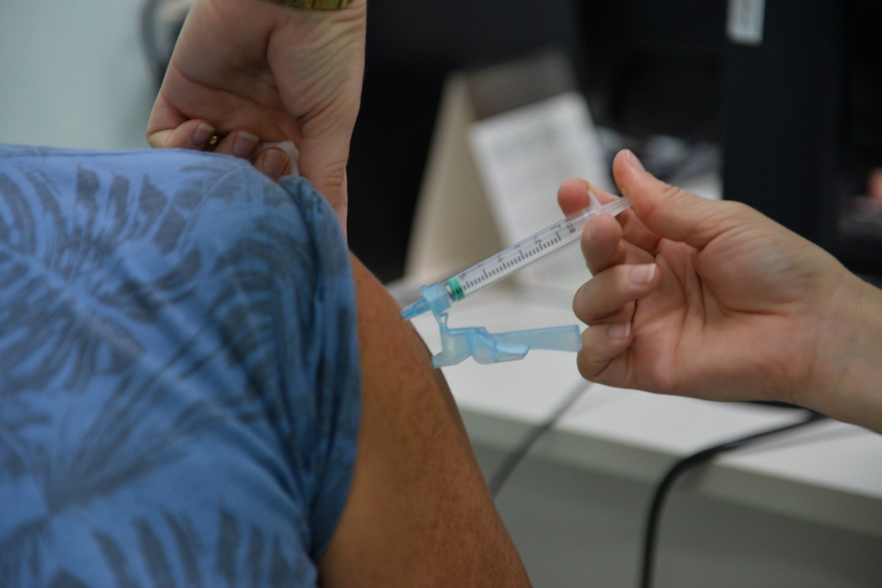 Paraná mantém crescimento na vacinação contra a Covid-19 e bate recorde no final de semana. Foto:SESA