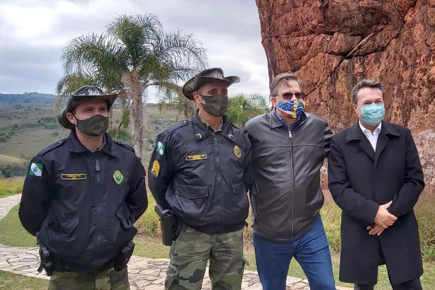 O secretário do Desenvolvimento Sustentável e do Turismo, Marcio Nunes, recebeu o embaixador dos Estados Unidos (EUA) no Brasil, Todd Chapman, no Parque Vila Velha, nos Campos Gerais.. Foto:SEDEST