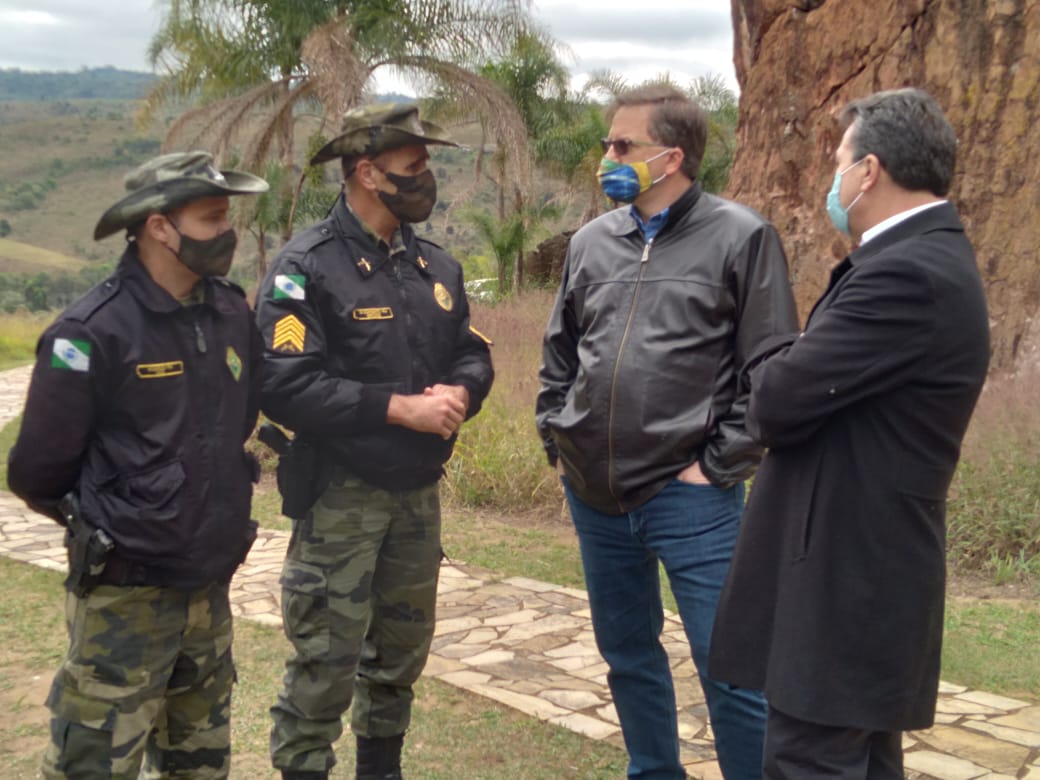 O secretário do Desenvolvimento Sustentável e do Turismo, Marcio Nunes, recebeu o embaixador dos Estados Unidos (EUA) no Brasil, Todd Chapman, no Parque Vila Velha, nos Campos Gerais.. Foto:SEDEST