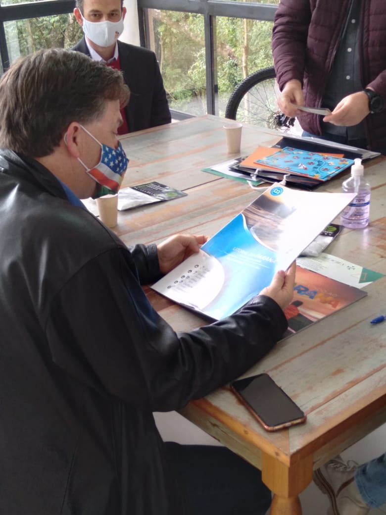 O secretário do Desenvolvimento Sustentável e do Turismo, Marcio Nunes, recebeu o embaixador dos Estados Unidos (EUA) no Brasil, Todd Chapman, no Parque Vila Velha, nos Campos Gerais.. Foto:SEDEST