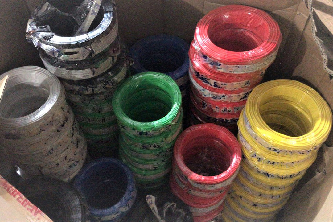 O Instituto de Pesos e Medidas vem intensificando a fiscalização de fios e cabos elétricos em todo Estado. A equipe da Regional de Cascavel, sob o comando do gerente Francisco Irandyakist Bessa, realizou verificações nos estabelecimentos que comercializam esse material, nos meses de maio e junho, nas cidades de Cafelândia, Cascavel e Boa Vista da Aparecida. -  Curitiba, 17/06/2021  -  Foto: IPEM