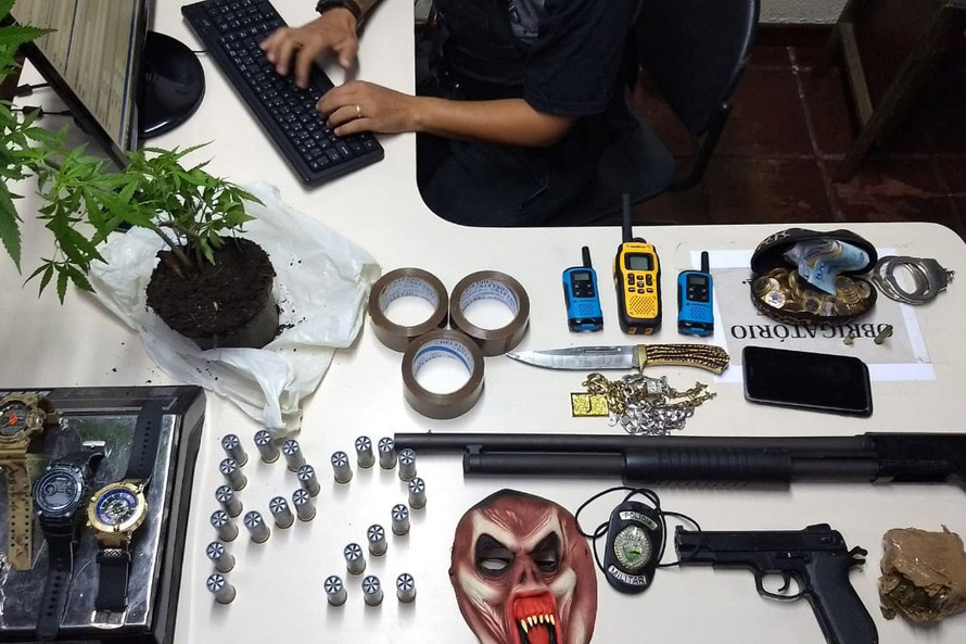 Os decretos estaduais e municipais, que entre outras regras restringiram a circulação de pessoas em ambientes públicos e estabelecimentos comerciais por conta da pandemia do Covid-19 e aumentaram a presença policial nas ruas, trouxeram efeitos também na segurança pública da população, a exemplo da redução na apreensão de armas de fogo. -  Curitiba, 17/06/2021  -  Foto: SESP-PR