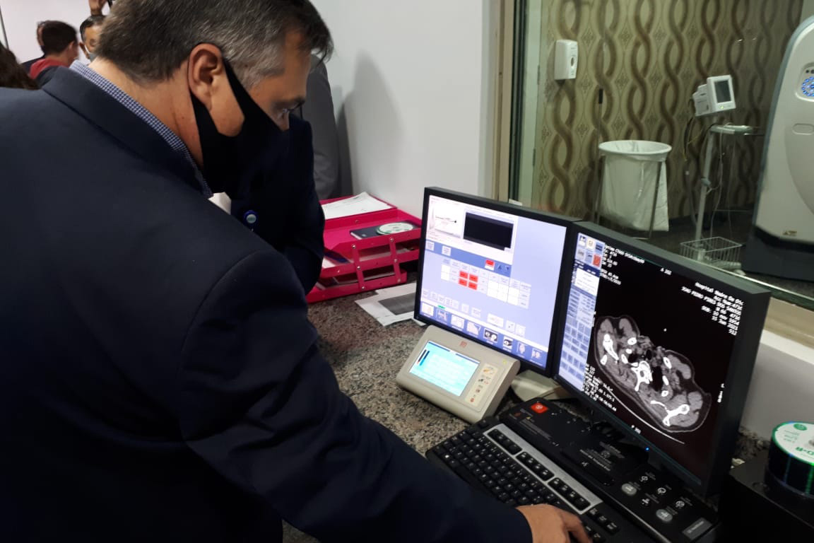 Dez leitos de Unidade de Terapia Intensiva (UTI) para tratamento da Covid-19 foram abertos no Hospital Madre de Dio, em São Miguel do Iguaçu, na região Oeste do Estado, nesta quinta-feira (17). A ativação é um esforço conjunto da Secretaria de Estado da Saúde do Paraná (Sesa), em parceria com a Itaipu Binacional, além do apoio da prefeitura de Foz do Iguaçu. - São Miguel do Iguaçu, 17/06/2021  -  Foto: Rodrigo Rossi/SESA