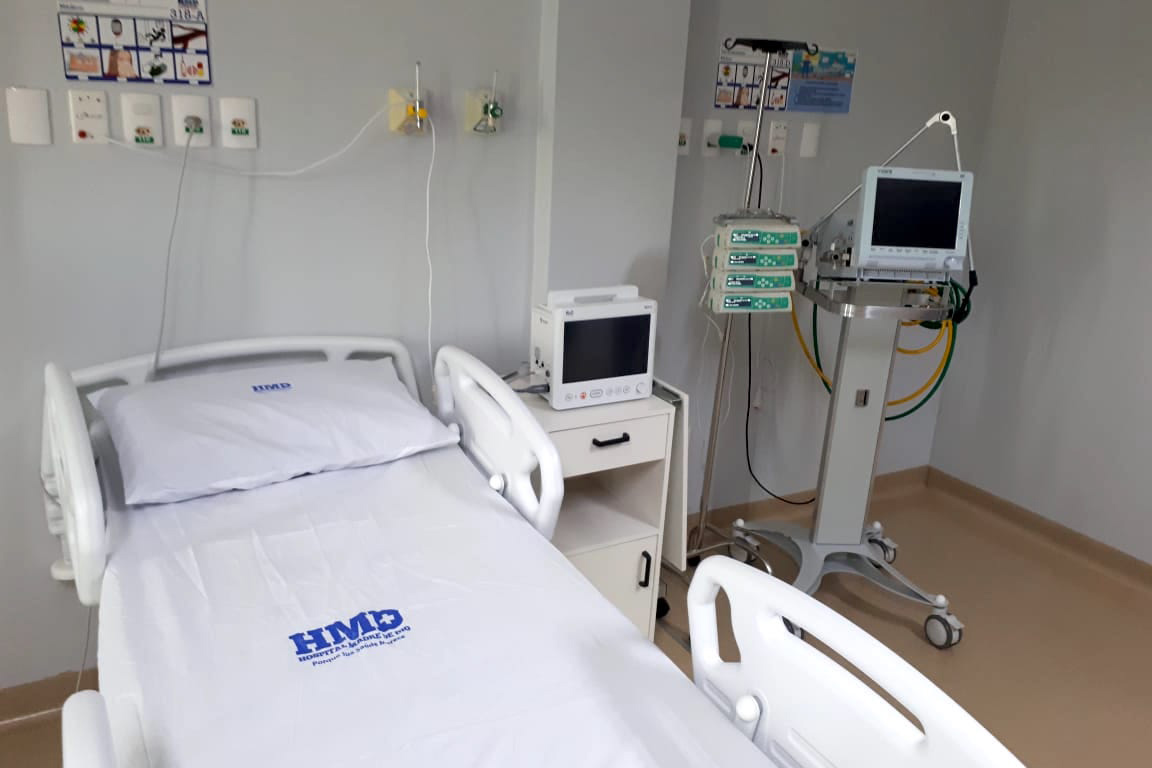 Dez leitos de Unidade de Terapia Intensiva (UTI) para tratamento da Covid-19 foram abertos no Hospital Madre de Dio, em São Miguel do Iguaçu, na região Oeste do Estado, nesta quinta-feira (17). A ativação é um esforço conjunto da Secretaria de Estado da Saúde do Paraná (Sesa), em parceria com a Itaipu Binacional, além do apoio da prefeitura de Foz do Iguaçu. - São Miguel do Iguaçu, 17/06/2021  -  Foto: Rodrigo Rossi/SESA
