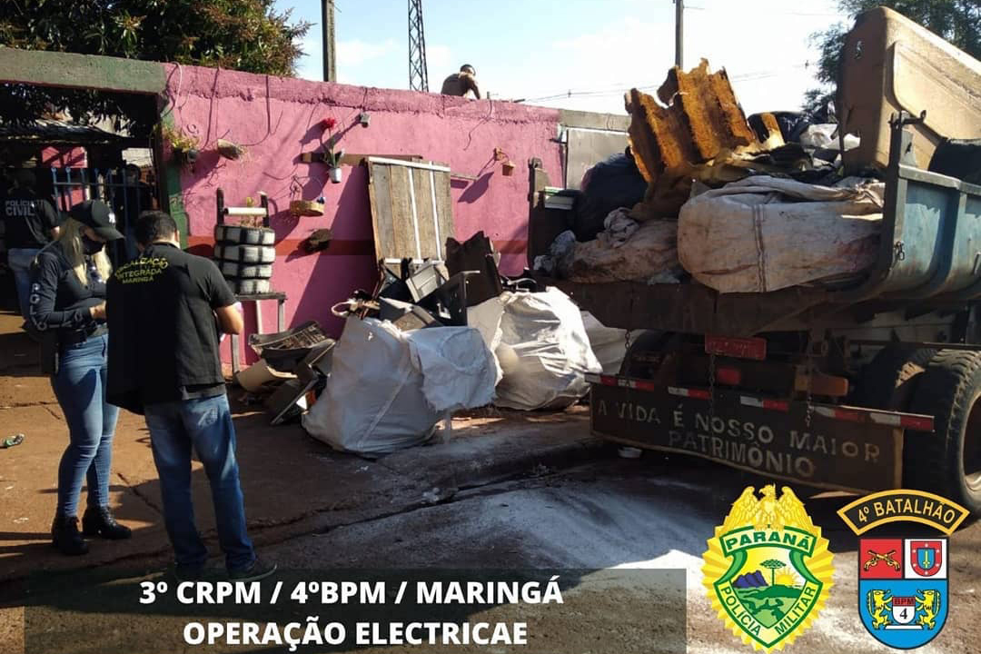 Policiais militares do 4º Batalhão de Polícia Militar (4º BPM), pertencente ao 3º Comando Regional da PM (3º CRPM), em conjunto com a Polícia Civil, a Guarda Municipal e a Prefeitura de Maringá desencadearam a Operação Electricae e apreenderam mais de meia tonelada de cobre derretido e aço inox. A ação policial aconteceu na quinta-feira (17/06) no Noroeste do estado e duas pessoas acabaram encaminhadas.  -  Maringá, 17/06/2021  -  Foto: SESP-PR