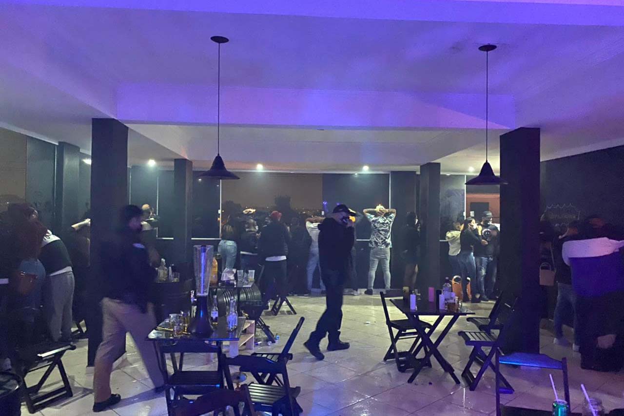 Mais de 800 pessoas são encontradas em festas clandestinas e pontos comerciais da Capital durante fiscalização da AIFU.Foto:SESP