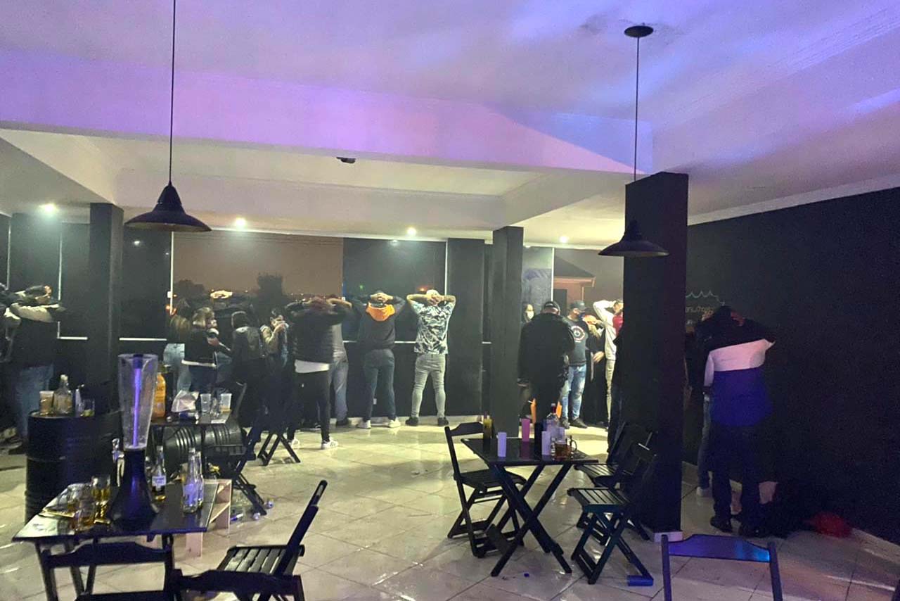 Mais de 800 pessoas são encontradas em festas clandestinas e pontos comerciais da Capital durante fiscalização da AIFU.Foto:SESP