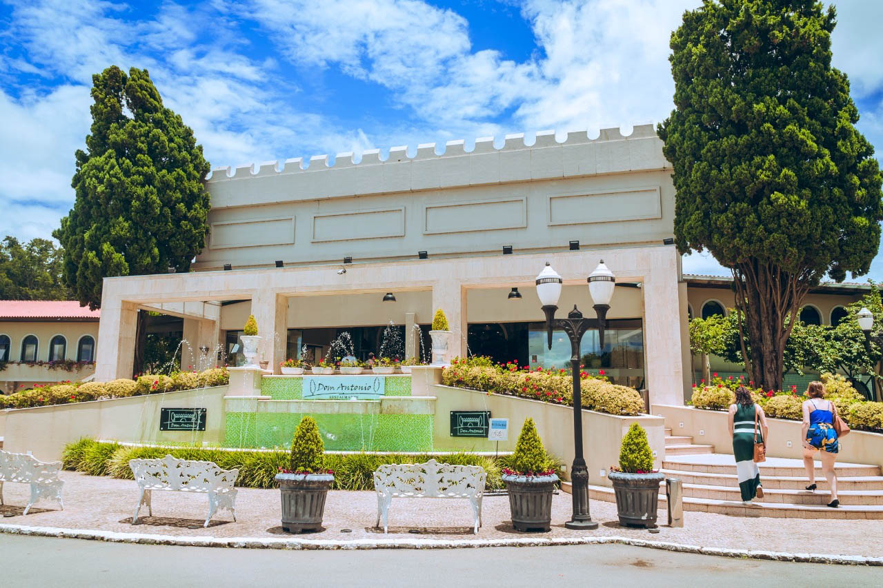 Fomentar o turismo regional e incentivar o consumo em milhares de estabelecimentos paranaenses, ajudando na retomada do pós-pandemia, é o intuito principal do Paraná Pay programa ligado ao Nota Paraná que já destinou R$ 3,1 milhões em prêmios.  -  Curitiba, 21/06/2021  -  Foto: Divulgação SEFA