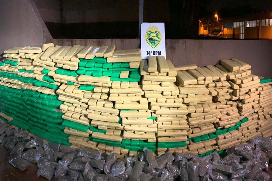 PM apreende 1,5 tonelada de maconha dentro de apartamento em Foz do Iguaçu, no Oeste do PR. Foto:PMPR