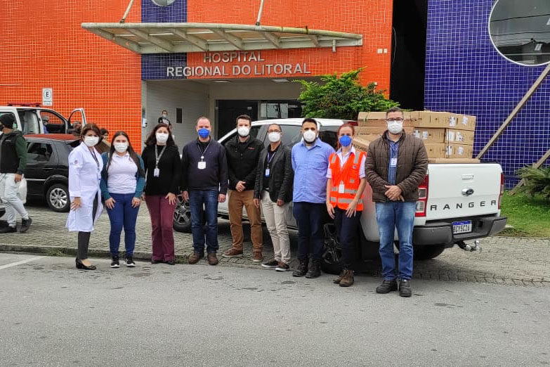 Os pacientes internados nos leitos de enfermaria exclusivos para covid-19 e pediatria do Hospital Regional do Litoral (HRL) ganham, a partir desta terça-feira (22), mais conforto e bem-estar em seu tempo de permanência no hospital. A Multinacional Louis Dreyfus Company (LDC) em parceria com a Thin Tecnologia, realizaram a doação de 14 aparelhos de TV 32 polegadas.  -  Paranaguá, 22/06/2021  -  Foto: SESA