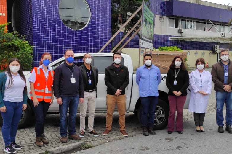 Os pacientes internados nos leitos de enfermaria exclusivos para covid-19 e pediatria do Hospital Regional do Litoral (HRL) ganham, a partir desta terça-feira (22), mais conforto e bem-estar em seu tempo de permanência no hospital. A Multinacional Louis Dreyfus Company (LDC) em parceria com a Thin Tecnologia, realizaram a doação de 14 aparelhos de TV 32 polegadas.  -  Paranaguá, 22/06/2021  -  Foto: SESA