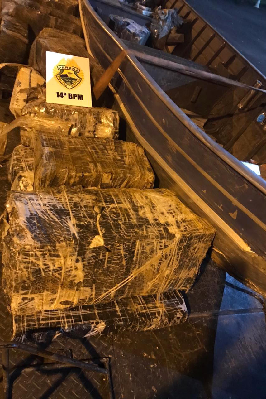 Na Semana Nacional Antidrogas, PM apreende mais de 2 toneladas de maconha no oeste do estado em apenas dois dias. Na fronteira com Paraguai, o 14º Batalhão da PM reforçou as operações e, em apenas dois dias, apreendeu mais de 2 toneladas de maconha. A mais recente apreensão aconteceu nesta madrugada (23/06). -  Curitiba, 23/06/2021  -  Foto: PMPR