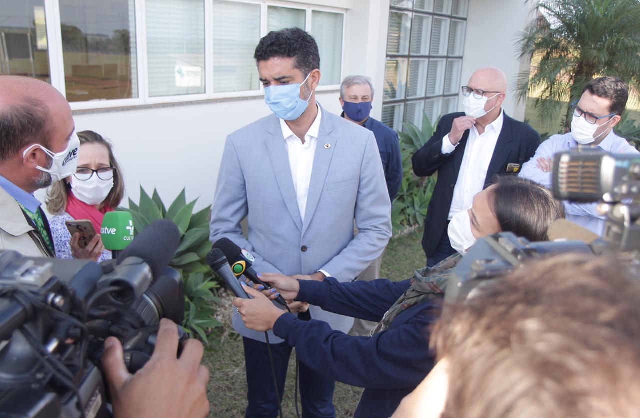 Cascavel, no Oeste do Paraná, recebeu nesta quarta-feira (23) a comitiva do governo federal que está no Estado para uma série de visitas técnicas a fim de avaliar o projeto da Nova Ferroeste. Em encontro com cooperativistas, foi abordado o desempenho da linha férrea já existente (a Ferroeste) e o impacto que a nova ferrovia terá sobre a competitividade do setor produtivo da região. Foto: Alessandro Vieira/AEN