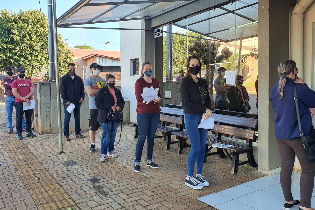 REGIONAL DE SAÚDE DE  CASCAVEL -  O feriado prolongado de Corpus Christi está sendo de vacinação em municípios de muitas Regionais de Saúde do Paraná, dando sequência à imunização contra a Covid-19 nos grupos prioritários