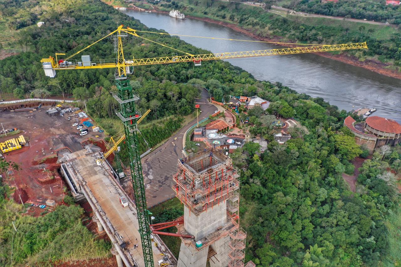 Visita técnica da comitiva formada por membros do Ministério da Infraestrutura, do Ministério da Economia e da Secretaria de Infraestrutura e Logística e da Nova Ferroeste em Foz do Iguaçu - Foz do Iguaçu, 24/06/2021 - Foto: Alessandro Vieira/AEN