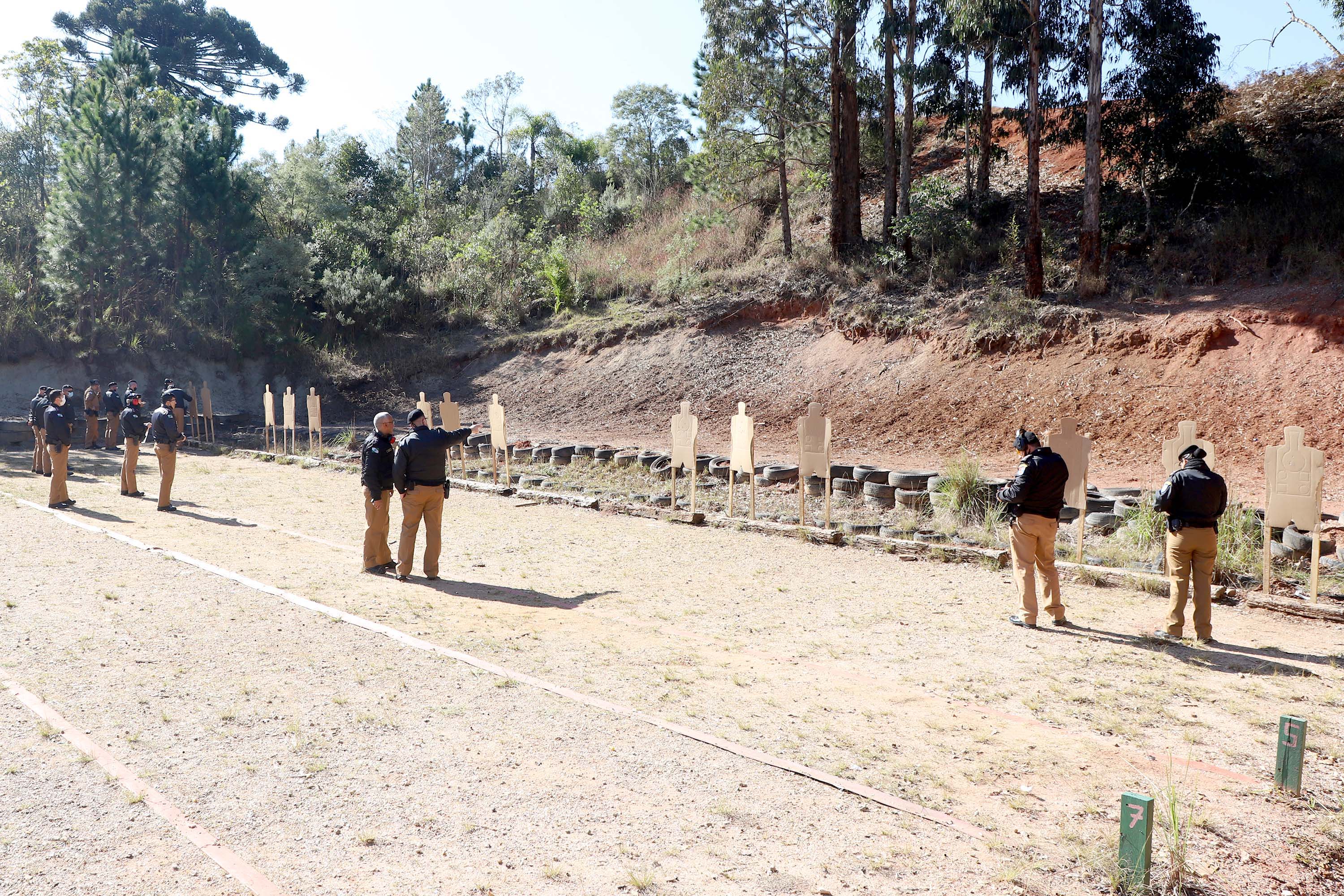 Academia Policial Militar ministra curso de aperfeiçoamento para 60 oficiais da PMPR. 
Foto: Ari Dias/AEN
