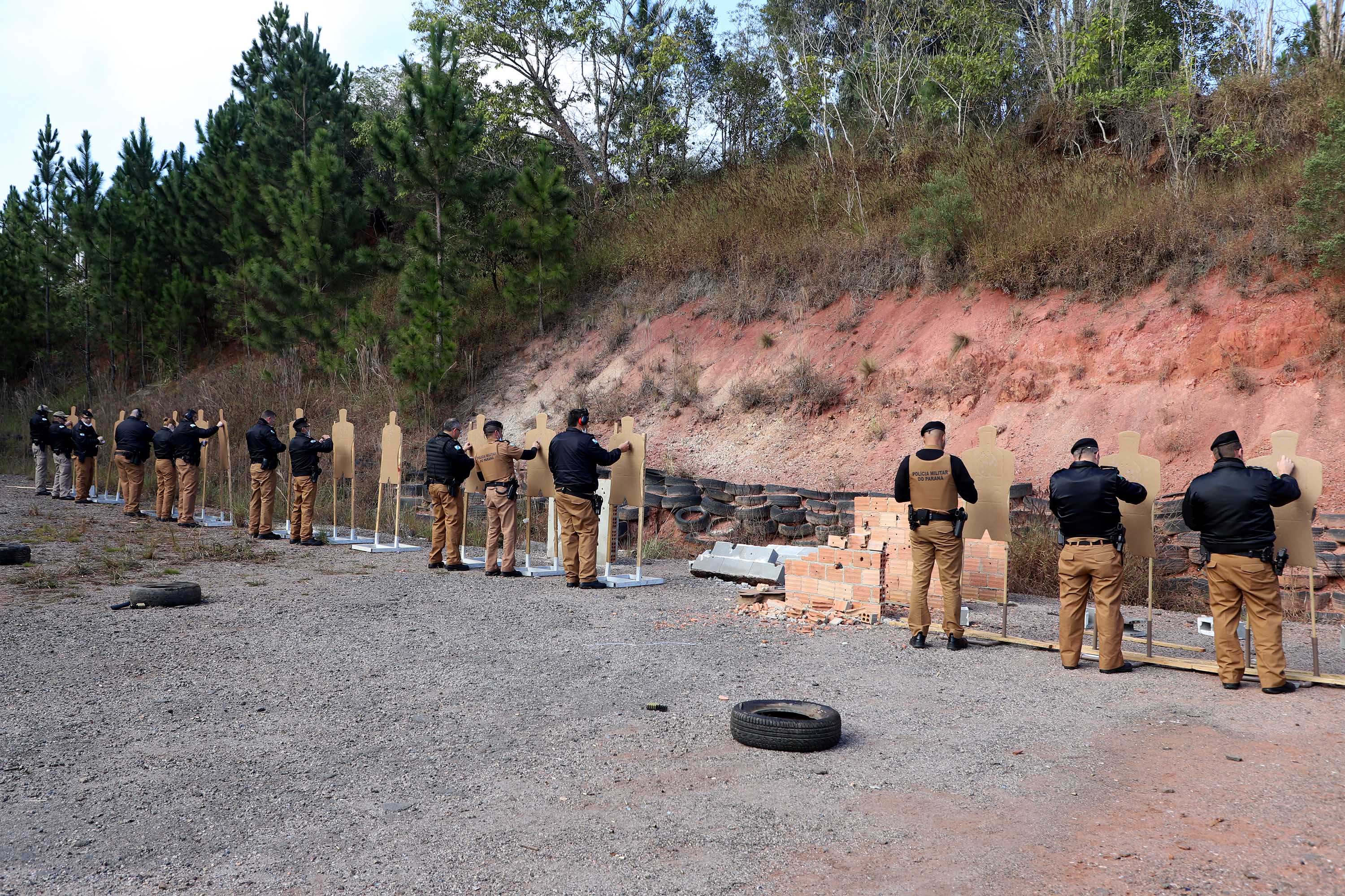 Academia Policial Militar ministra curso de aperfeiçoamento para 60 oficiais da PMPR. 
Foto: Ari Dias/AEN