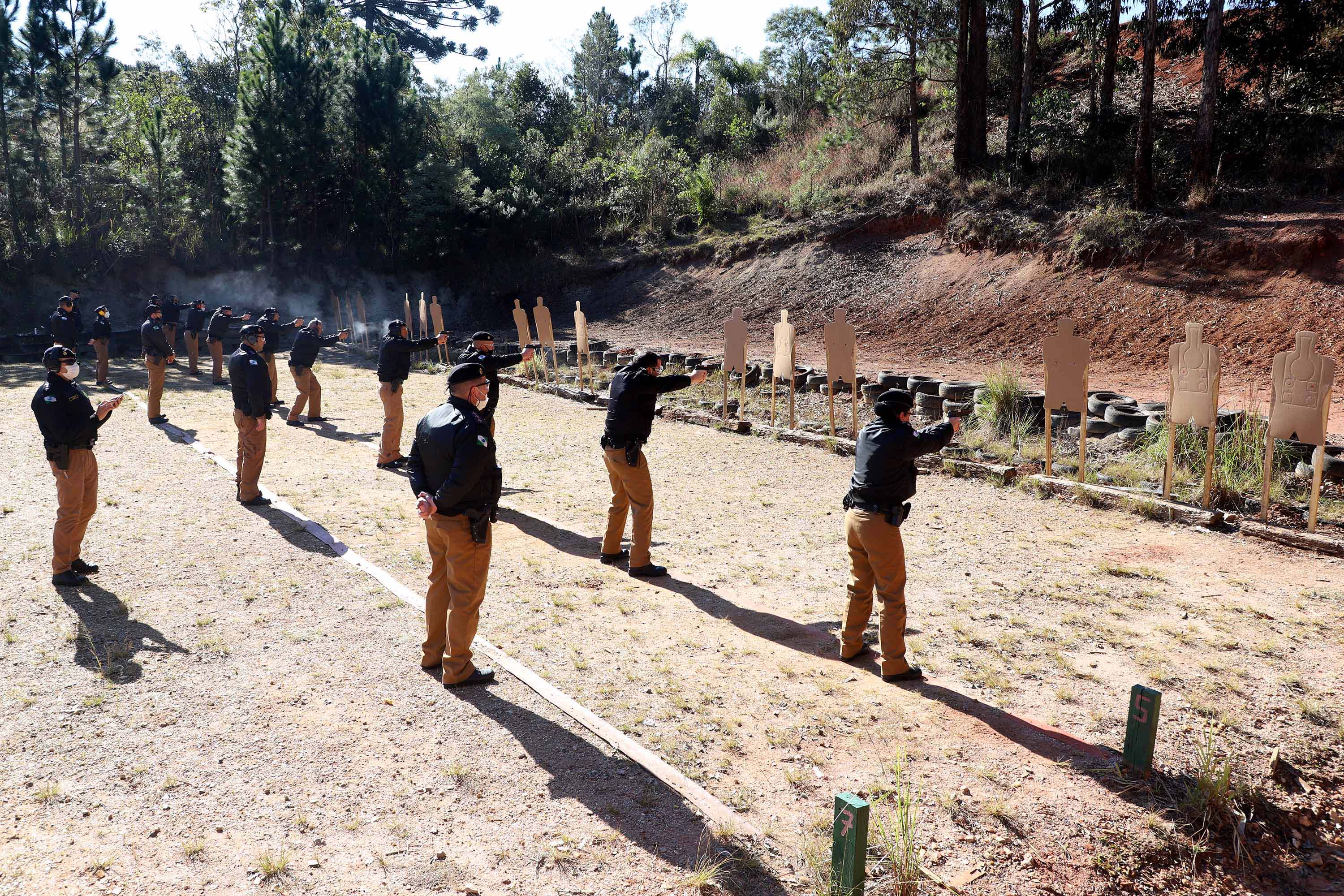 Academia Policial Militar ministra curso de aperfeiçoamento para 60 oficiais da PMPR. 
Foto: Ari Dias/AEN