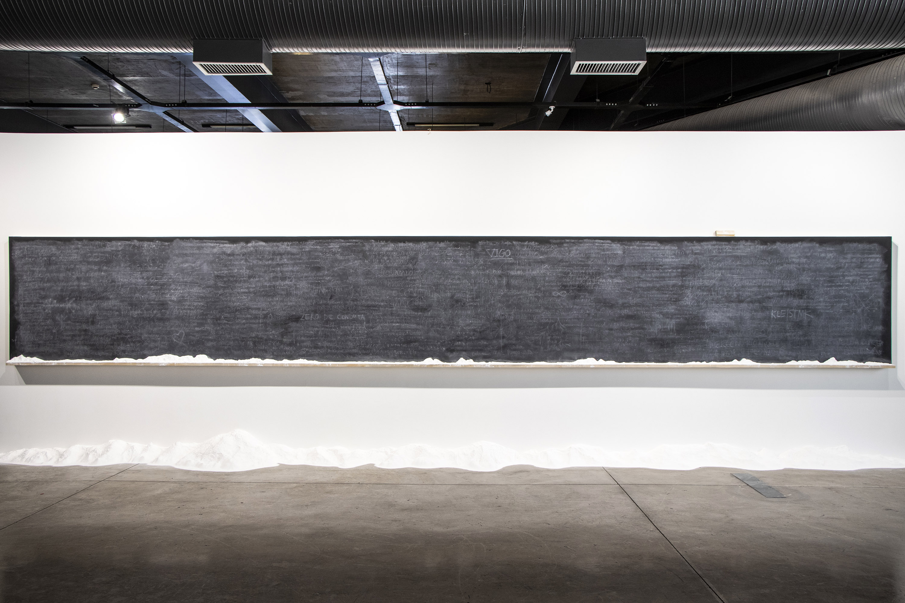 Com as portas abertas e com todas as medidas sanitárias para uma visita segura, os museus do Paraná em Curitiba estão repletos de atrações para os visitantes saudosos do contato com a arte.   -  Curitiba, 15/07/2021  -  Foto: SECC