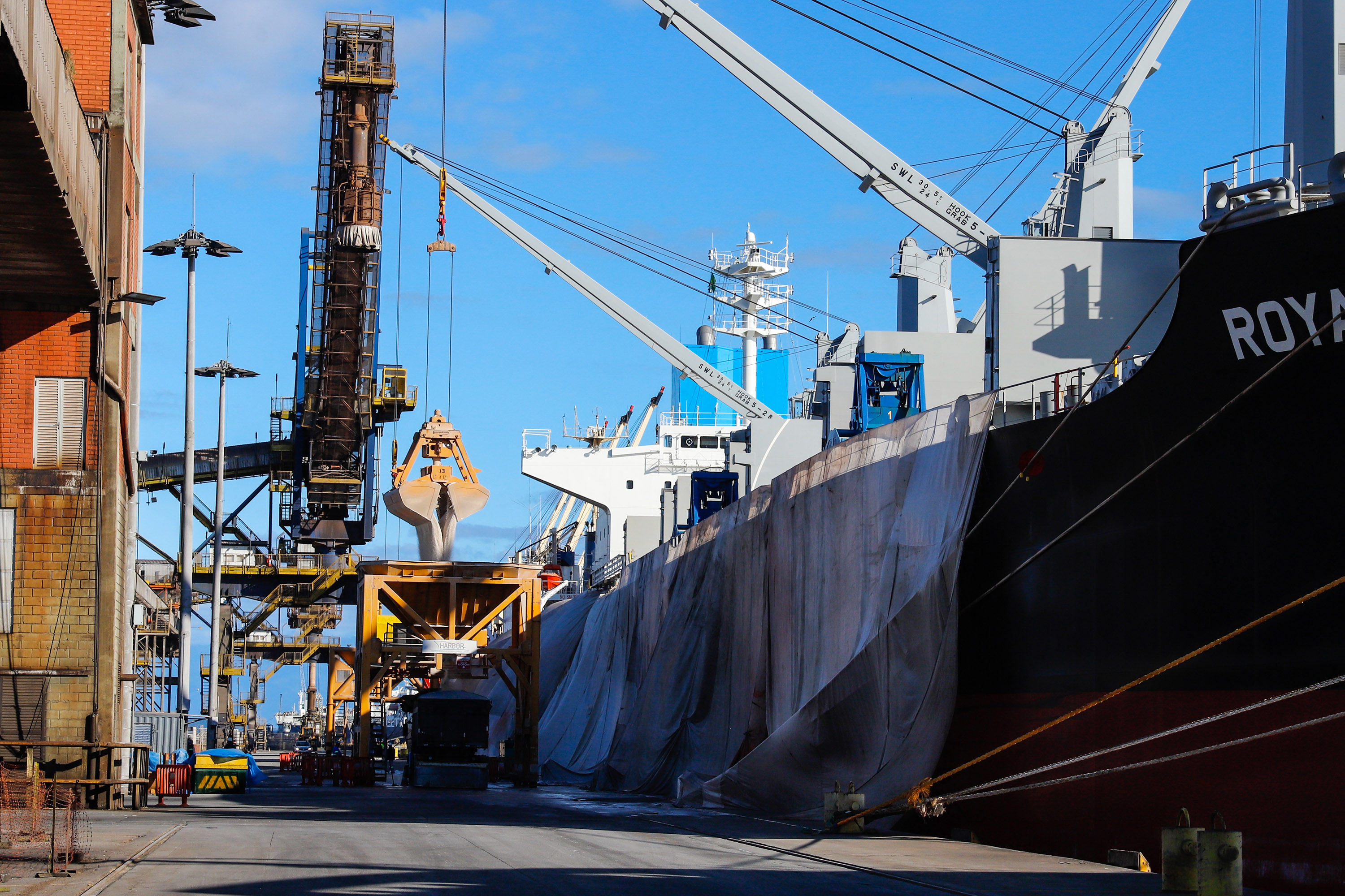 O movimento histórico na importação nacional de fertilizantes refletiu no volume desembarcado pelos portos paranaenses.  -  Paranaguá, 21/07/2021  -  Foto: Rodrigo Felix Leal/SEIL