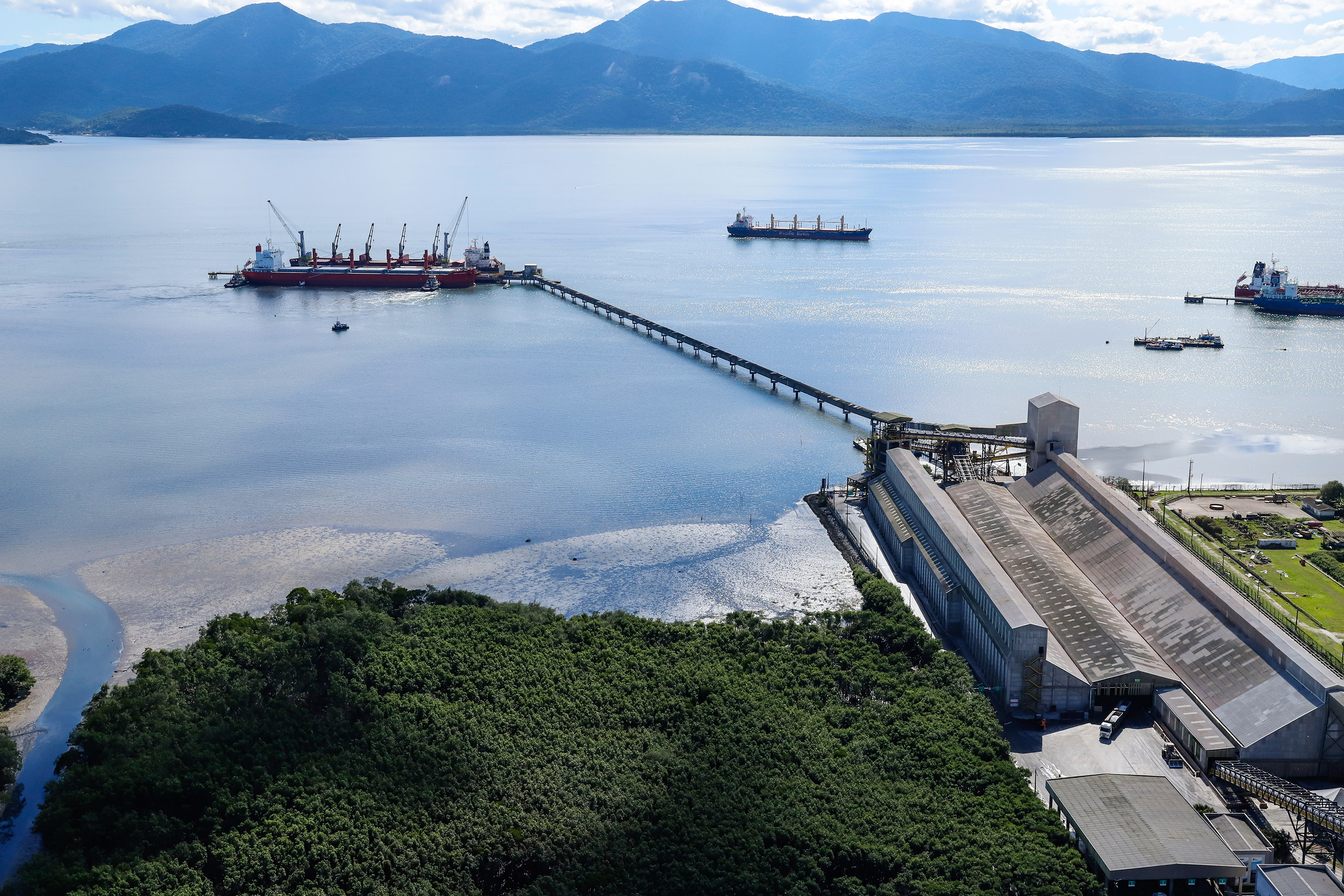 O movimento histórico na importação nacional de fertilizantes refletiu no volume desembarcado pelos portos paranaenses.  -  Paranaguá, 21/07/2021  -  Foto: Rodrigo Felix Leal/SEIL