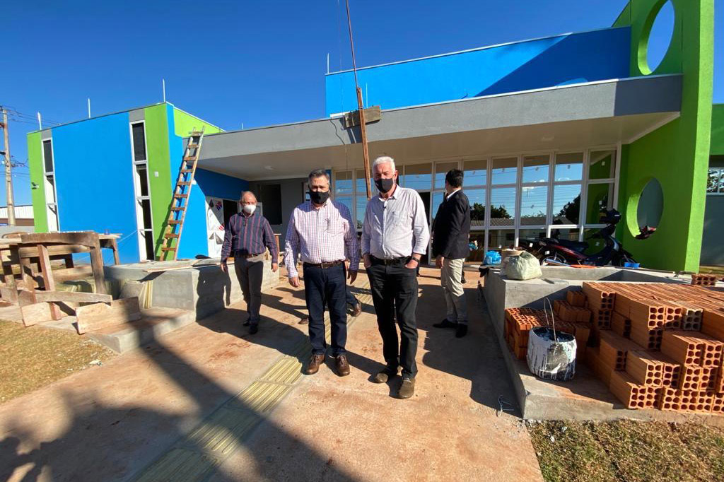 O secretário de Estado da Saúde, Beto Preto, acompanhou a vacinação contra a Covid-19 no município de Guaíra, na região Oeste, nesta quarta-feira (21).  -  Guaíra, 21/07/2021  -  Foto: Gustavo Marçal/SESA