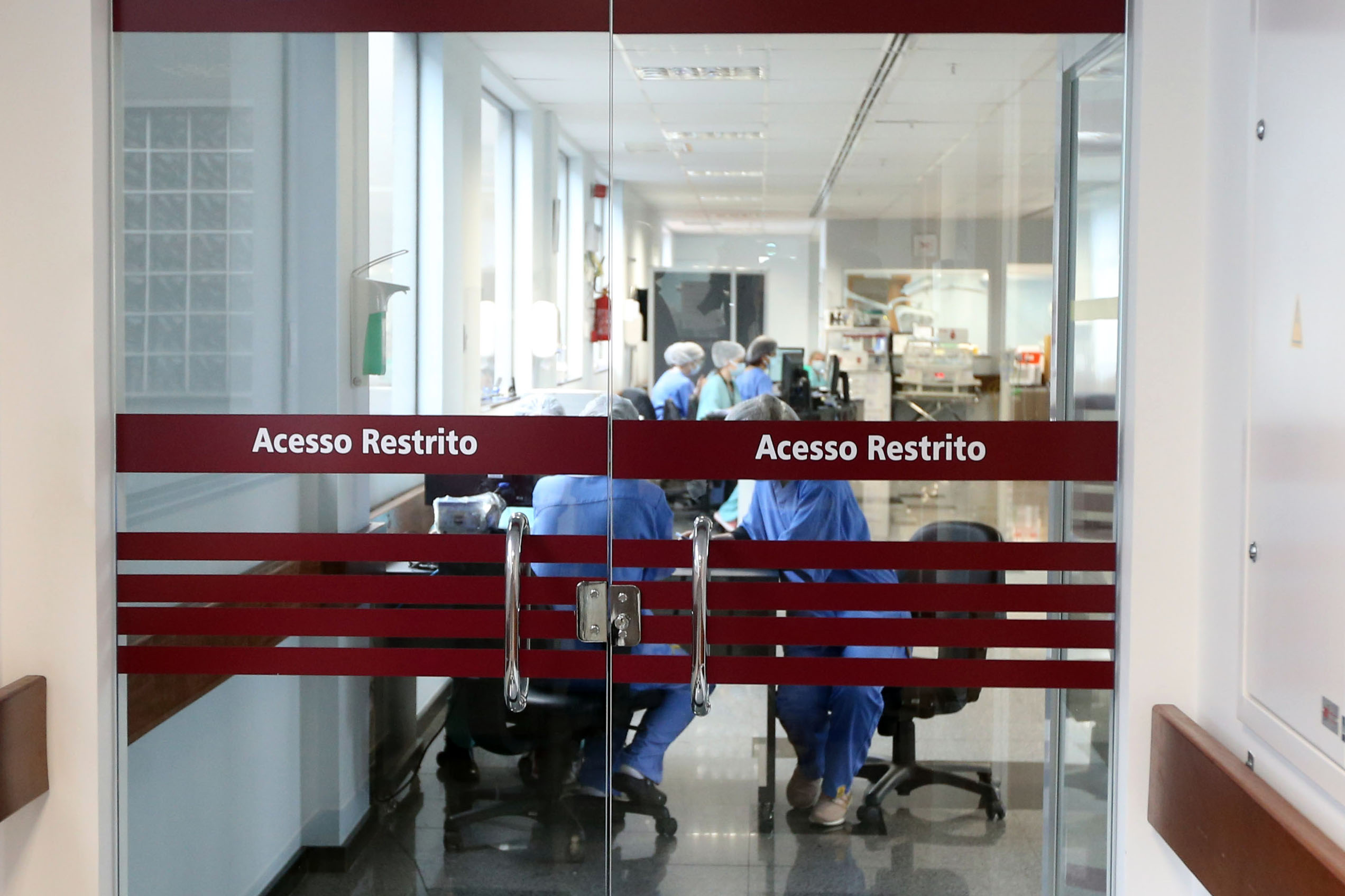 Pela primeira vez desde novembro, ocupação de leitos de UTI fica abaixo de 70%
-  Foto: Geraldo Bubniak/AEN