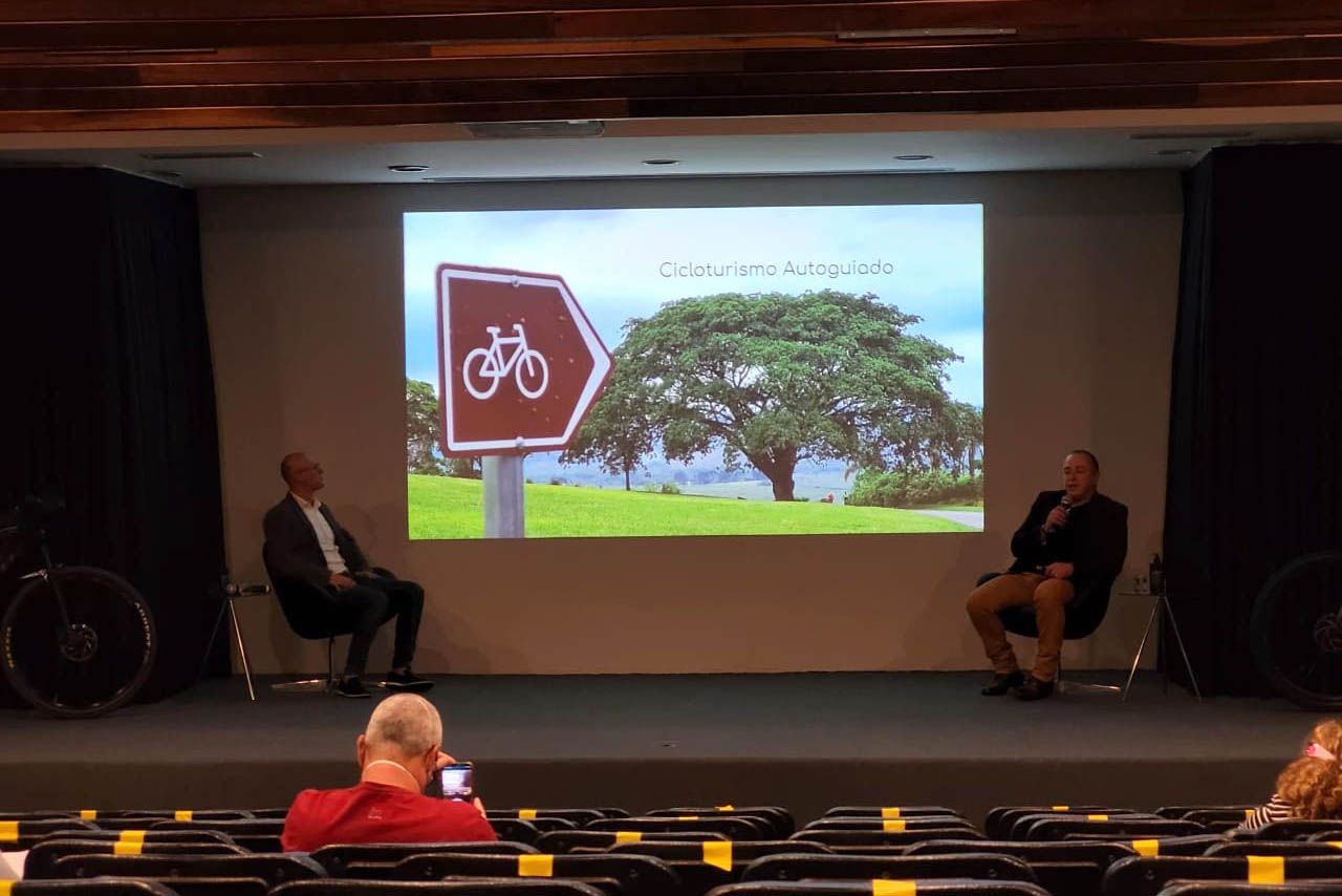 Evento debate sobre o desenvolvimento econômico por meio do cicloturismo  -  Curitiba, 27/07/2021  -  Foto: Invest Paraná