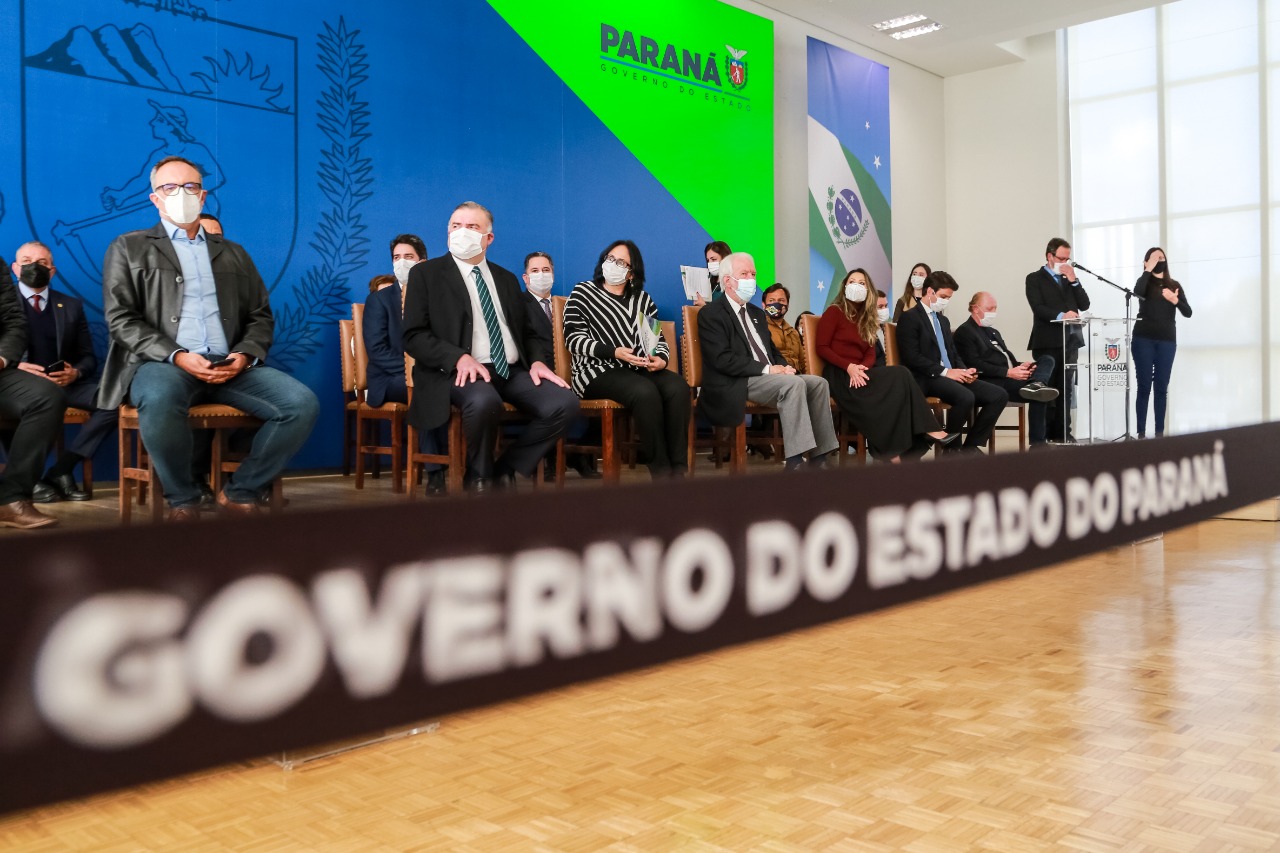 O vice governador Darci Piana recebe nesta segunda-feira (02) a ministra da Mulher, da Família e dos Direitos Humanos, Damares Alves no Palacio Iguacu. Curitiba, 02/08/2021 - Foto: Valdelino Pontes/AEN