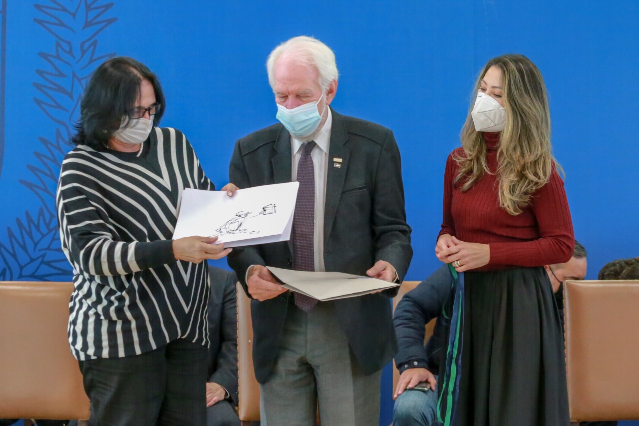 O vice governador Darci Piana recebe nesta segunda-feira (02) a ministra da Mulher, da Família e dos Direitos Humanos, Damares Alves no Palacio Iguacu. Curitiba, 02/08/2021 - Foto: Valdelino Pontes/AEN