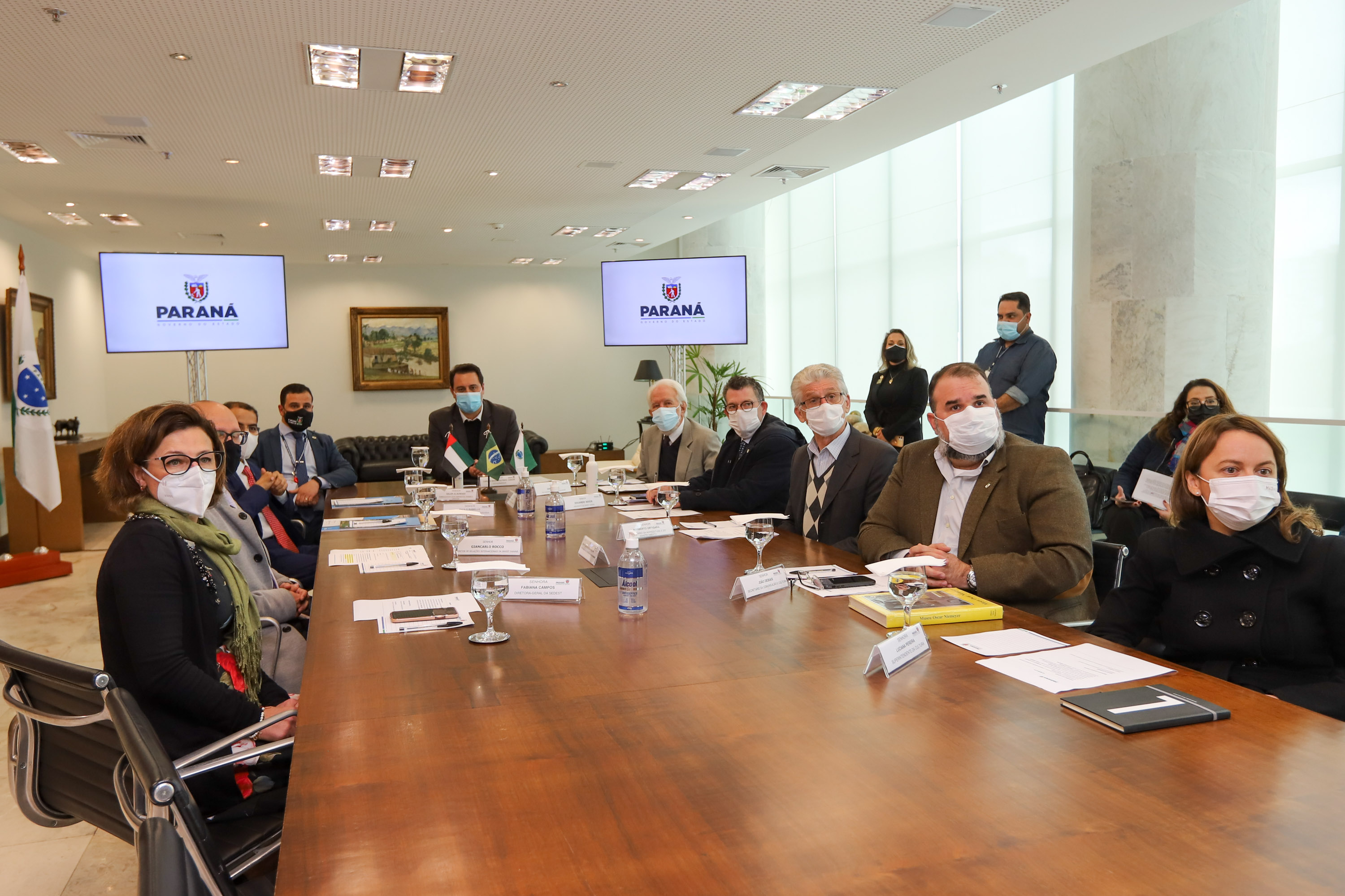 O governador Carlos Massa Ratinho Junior recebe  nesta quarta-feira (4) , o embaixador dos Emirados Árabes no Brasil, Saleh Alsuwaidi  no Palacio Iguacu. Curitiba, 04/08/2021. Foto: Geraldo Bubniak/AEN