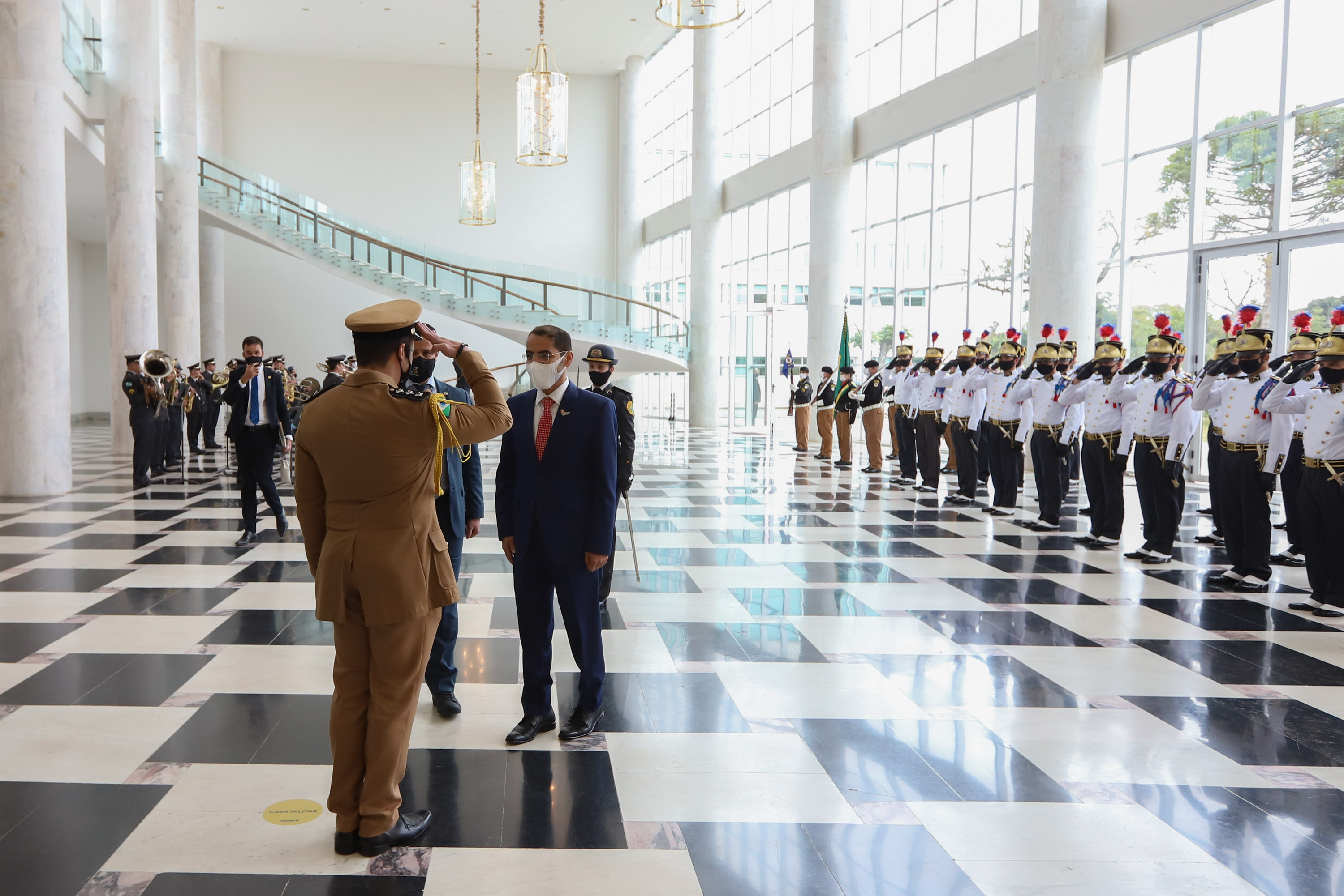 O governador Carlos Massa Ratinho Junior recebe  nesta quarta-feira (4) , o embaixador dos Emirados Árabes no Brasil, Saleh Alsuwaidi  no Palacio Iguacu. Curitiba, 04/08/2021. Foto: Geraldo Bubniak/AEN