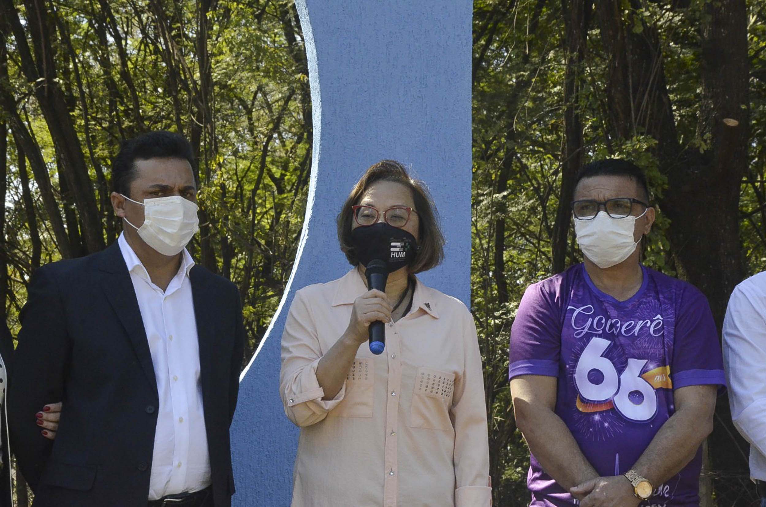 O descerramento de duas placas, uma sobre a data comemorativa em si e outra alusiva ao início do curso de Física Médica, marcou hoje (9) as celebrações oficiais sobre os 30 anos do Câmpus Regional de Goioerê (CRG) da Universidade Estadual de Maringá (UEM). Foto:Assessoria de Imprensa da Prefeitura de Goioerê